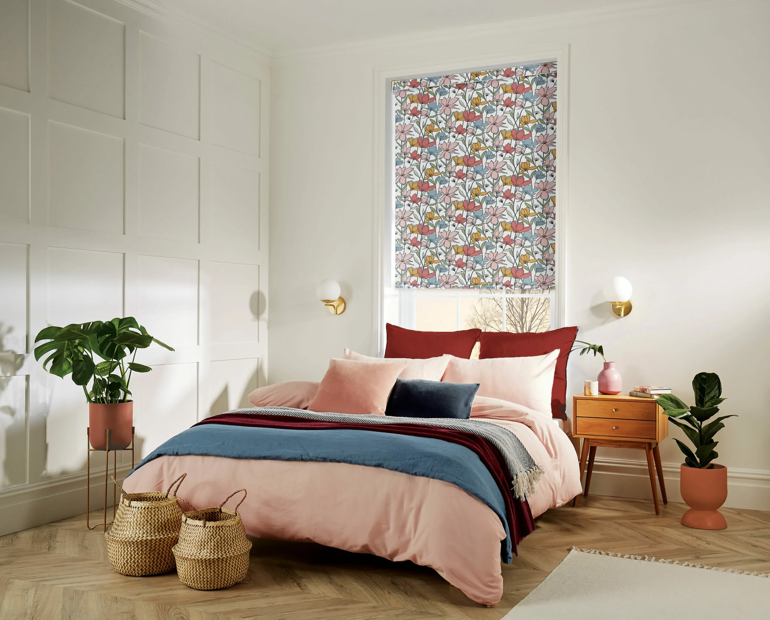 LL_2022_Roller_Azalea_Retro_Bed_Main_Warm-scaled