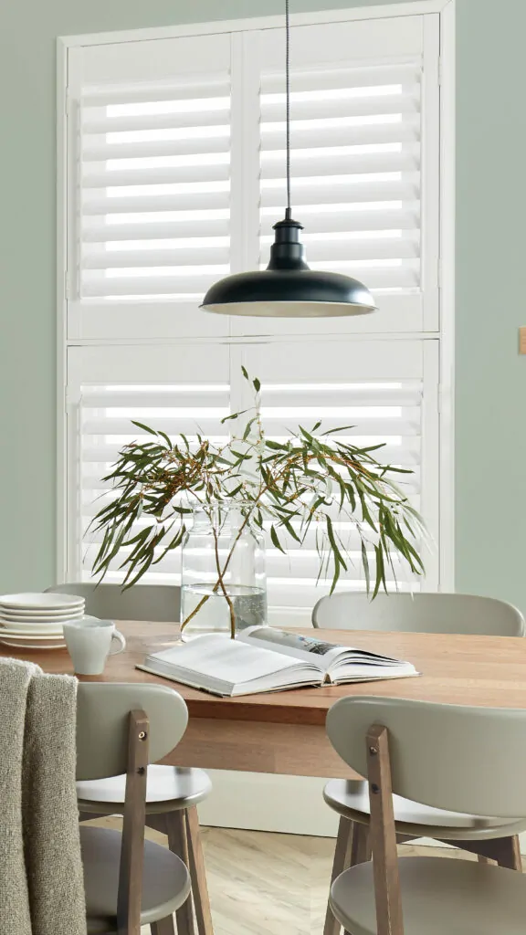 SHUTTERS32