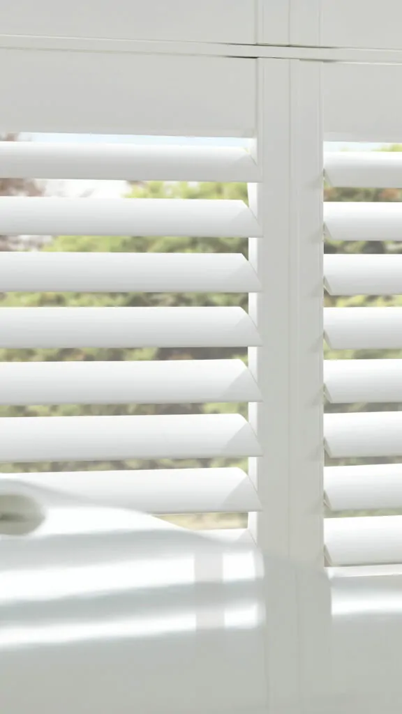 SHUTTERS33